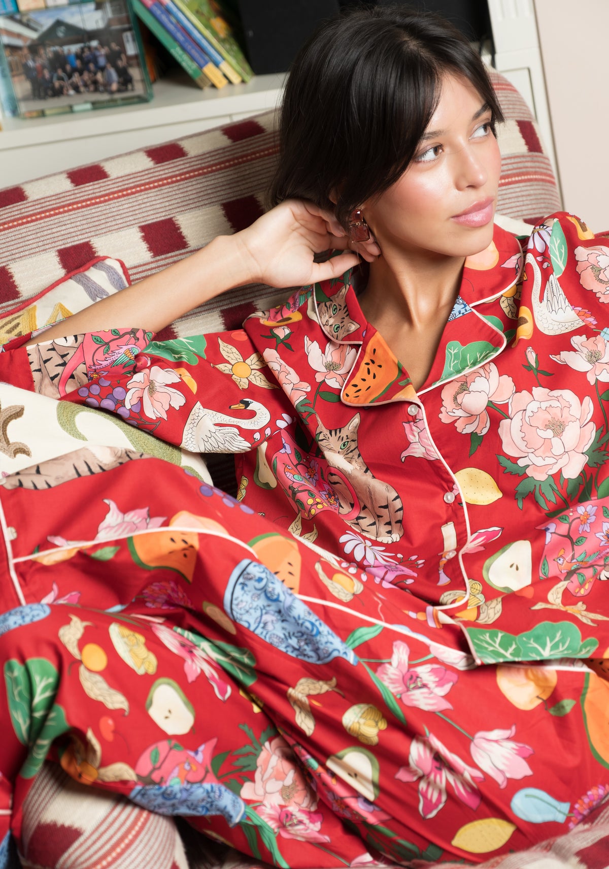 Burgundy Tabletop pyjama shirt collar and mother-of-pearl buttons in detail