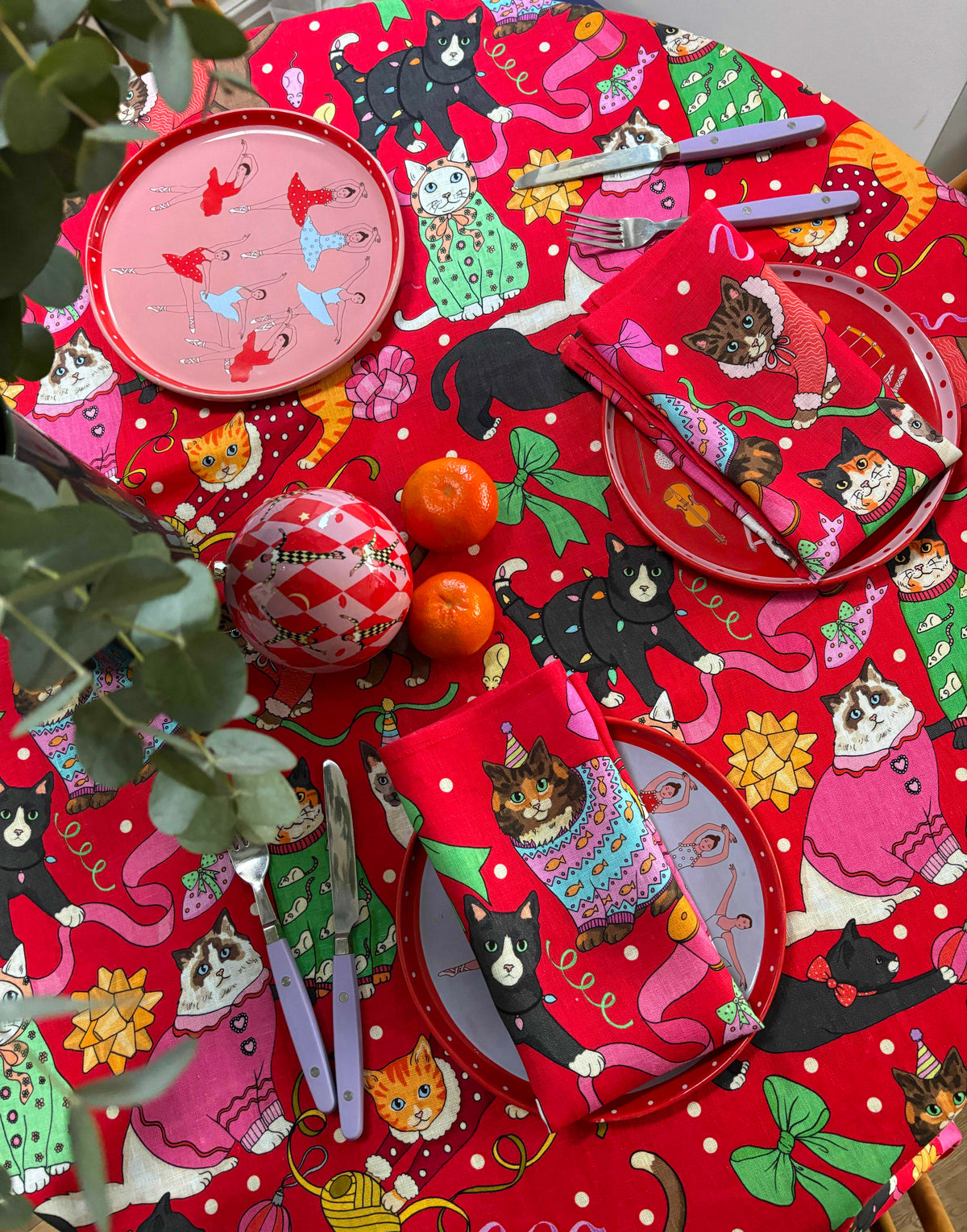 Cotton Linen Tablecloth | Cats' Christmas Morning