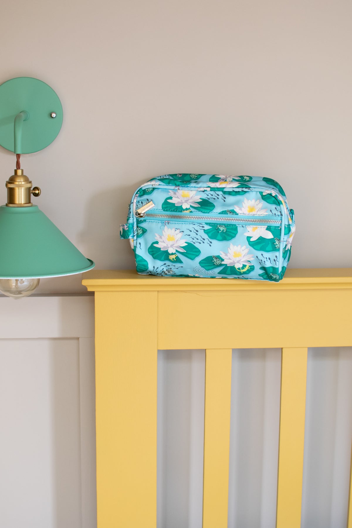 Pond Life Medium Washbag