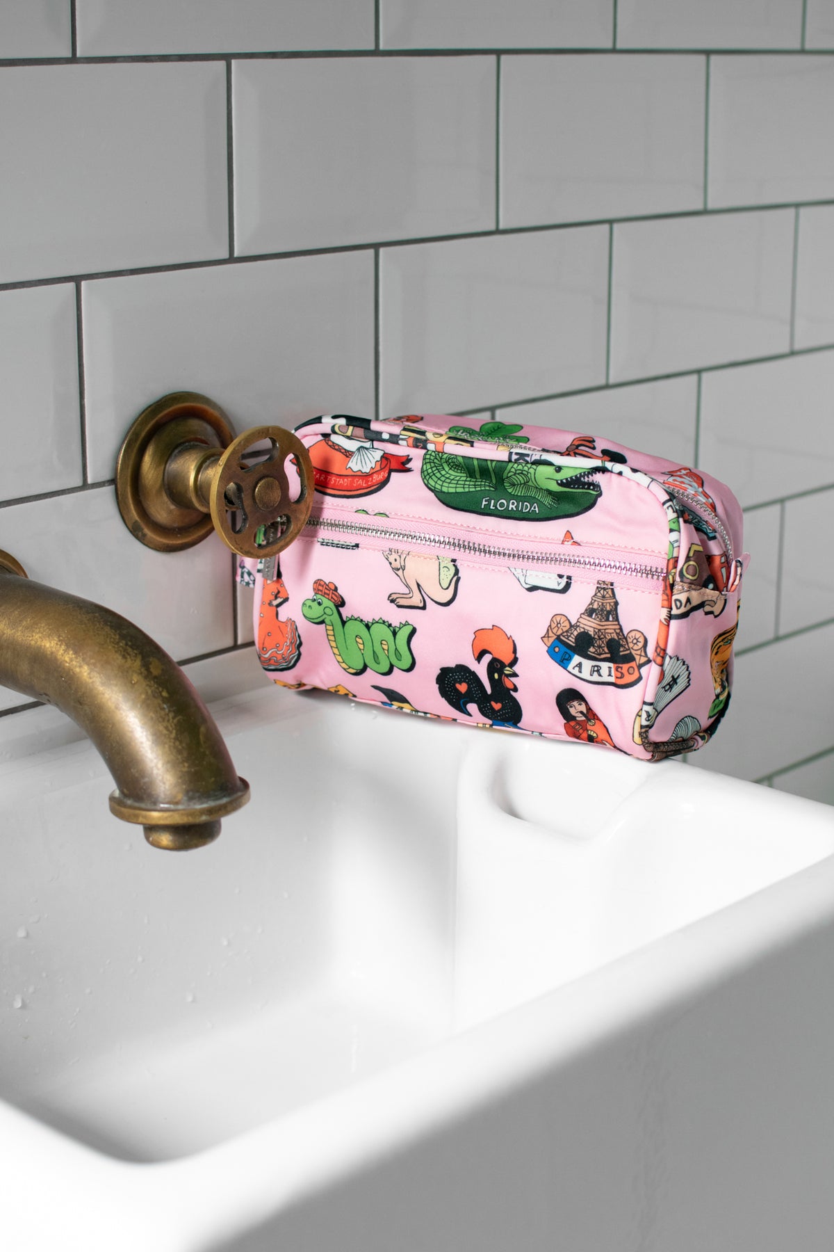 Fridge Magnet Medium Washbag SALE26