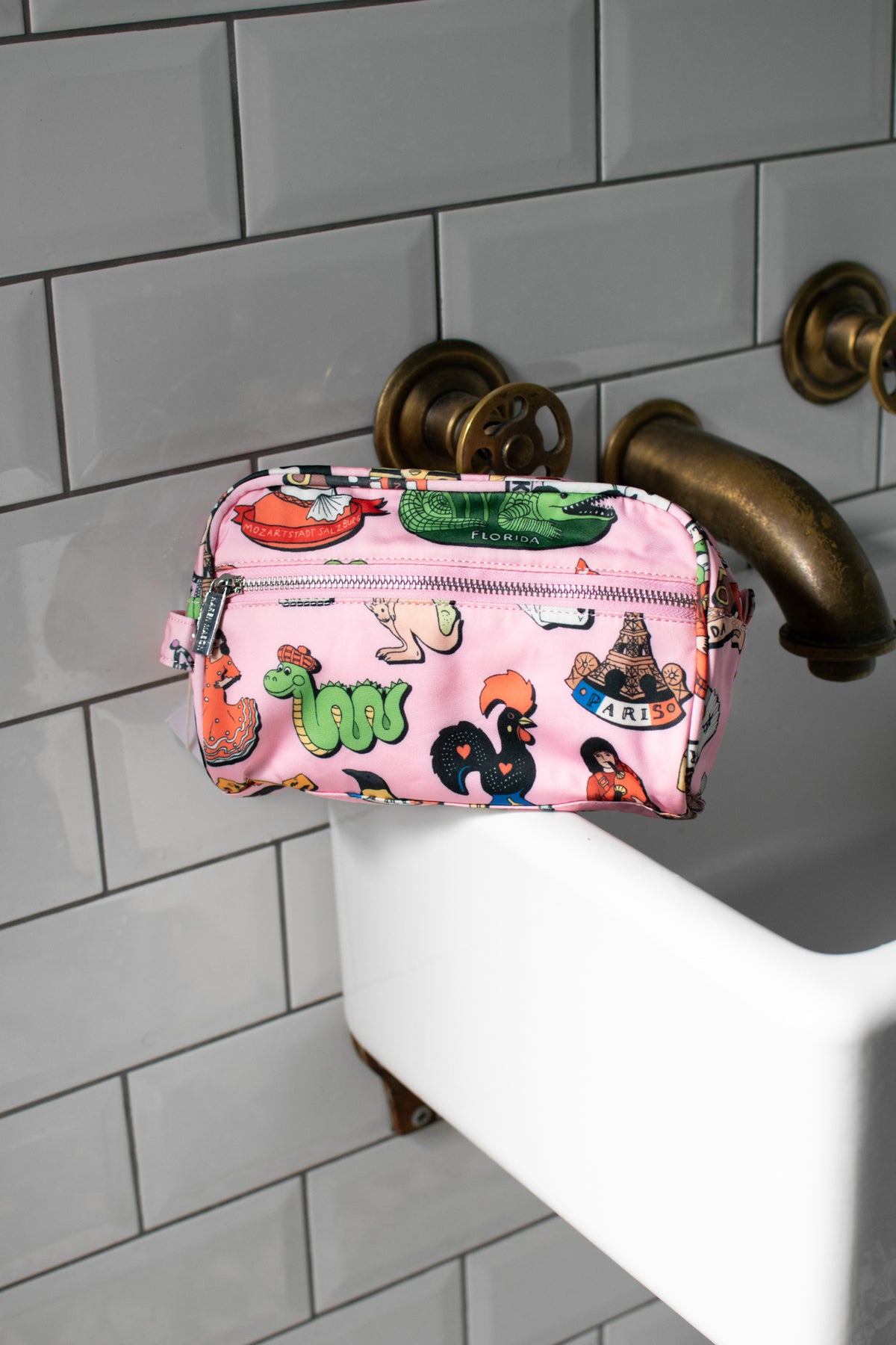 Fridge Magnet Medium Washbag SALE26