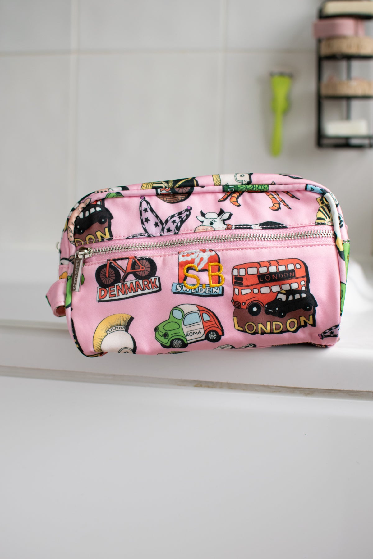 Fridge Magnet Medium Washbag SALE26