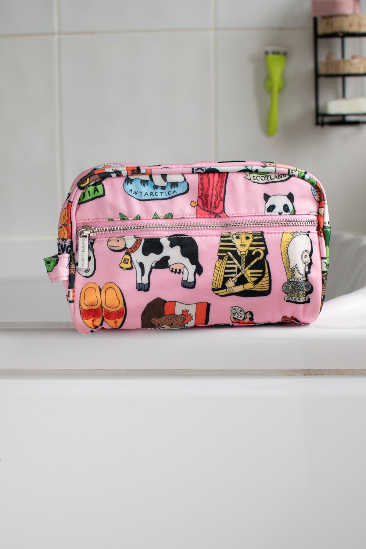 Fridge Magnet Medium Washbag SALE26