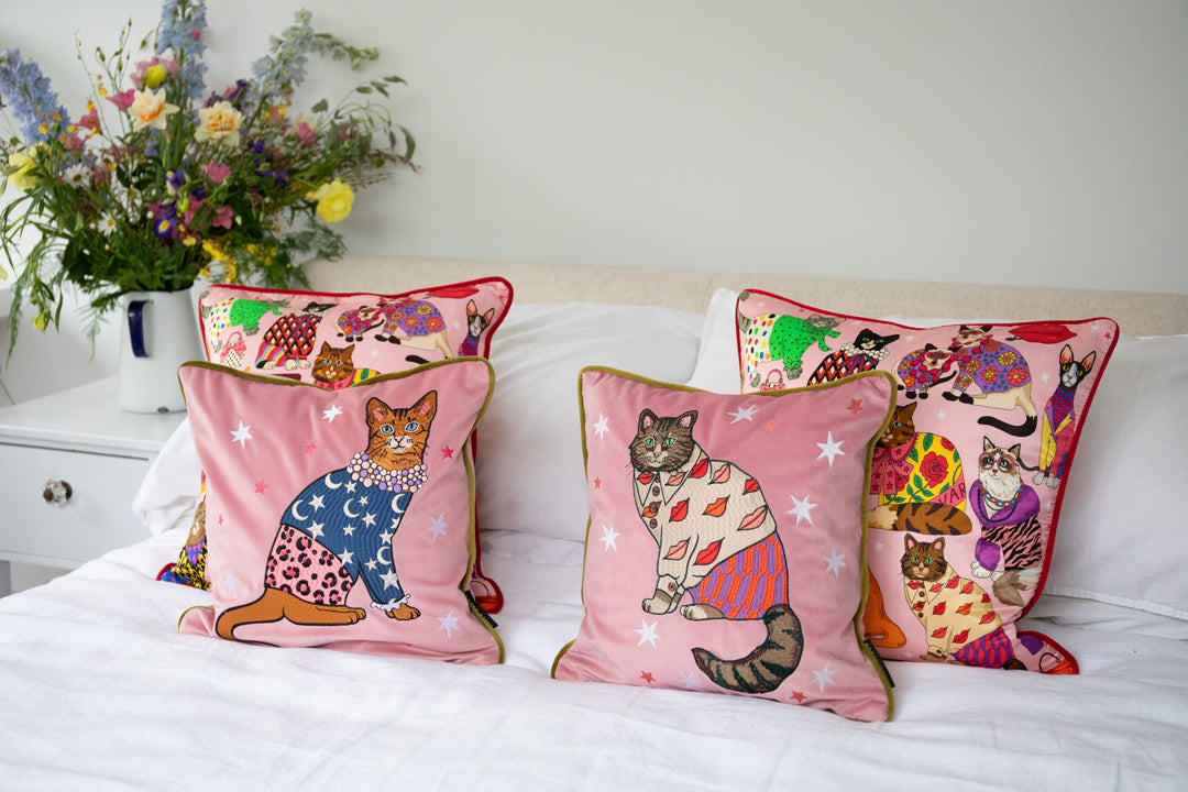 Fashion Cat Embroidered Velvet Cushion Cover | Lips